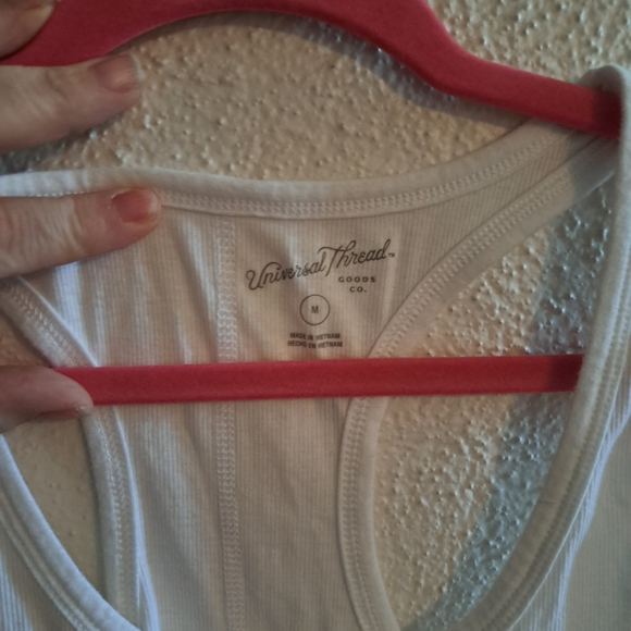 ๐ White racer back top - Picture 2 of 3